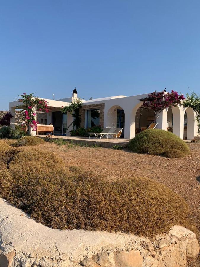 Villa Bravo Karpathos Exteriör bild